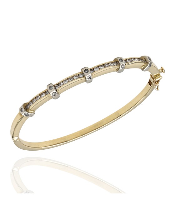 Diamond Scalloped Bangle Bracelet in Gold