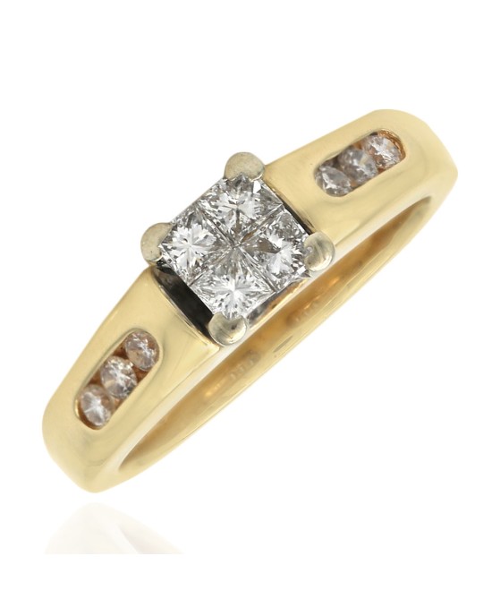 Princess and Round Diamond Engagement Ring in Yellow Gold