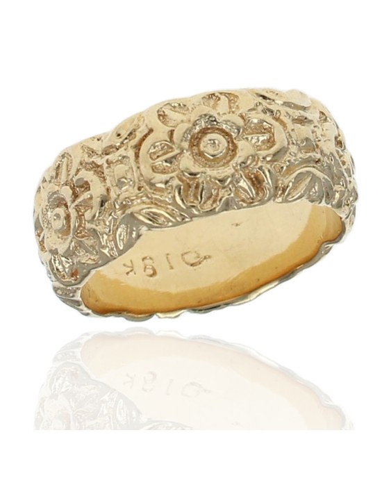 Textured Flower Motif Band in Yellow Gold