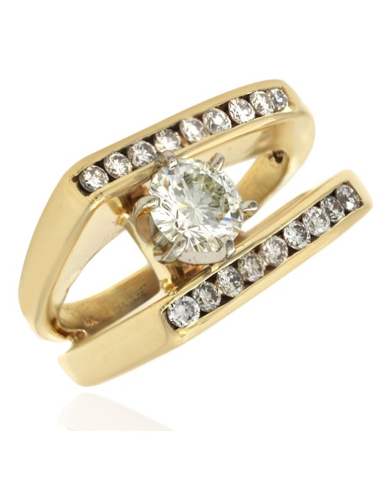 Contemporary Split Shank Diamond Ring in Yellow Gold