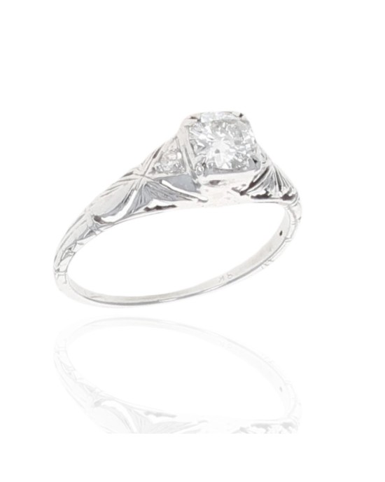 Vintage Diamond Engagement Ring in White Gold