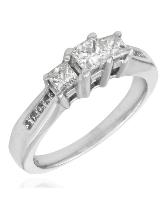 Diamond Engagement Ring in White Gold