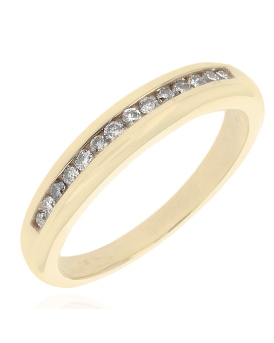 Diamond Tapered Ring in Yellow Gold
